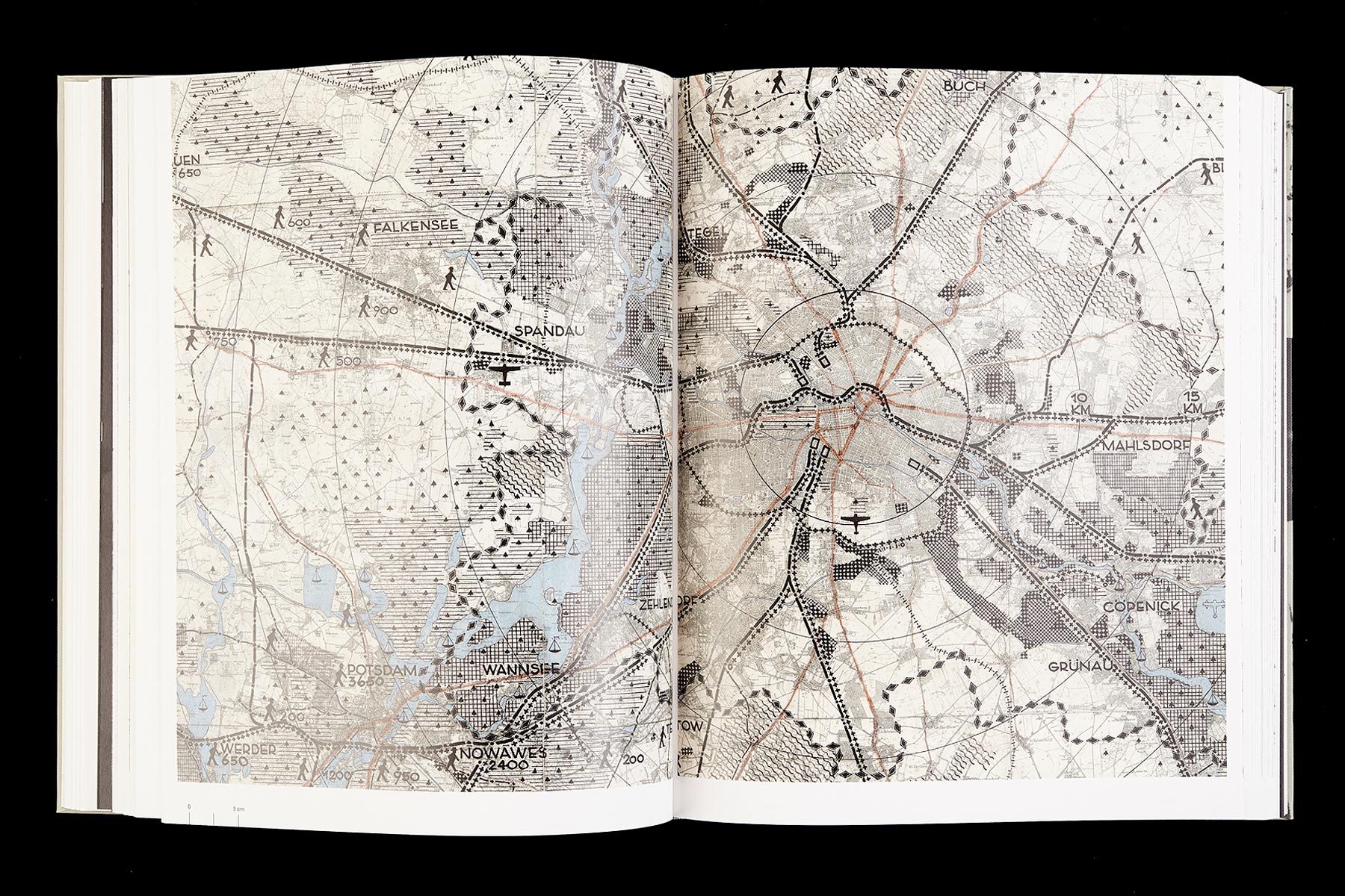 CIAM_4_Atlas-of-the-Functional-City_2014_Dimitri-Jeannottat_1800x1200_9c